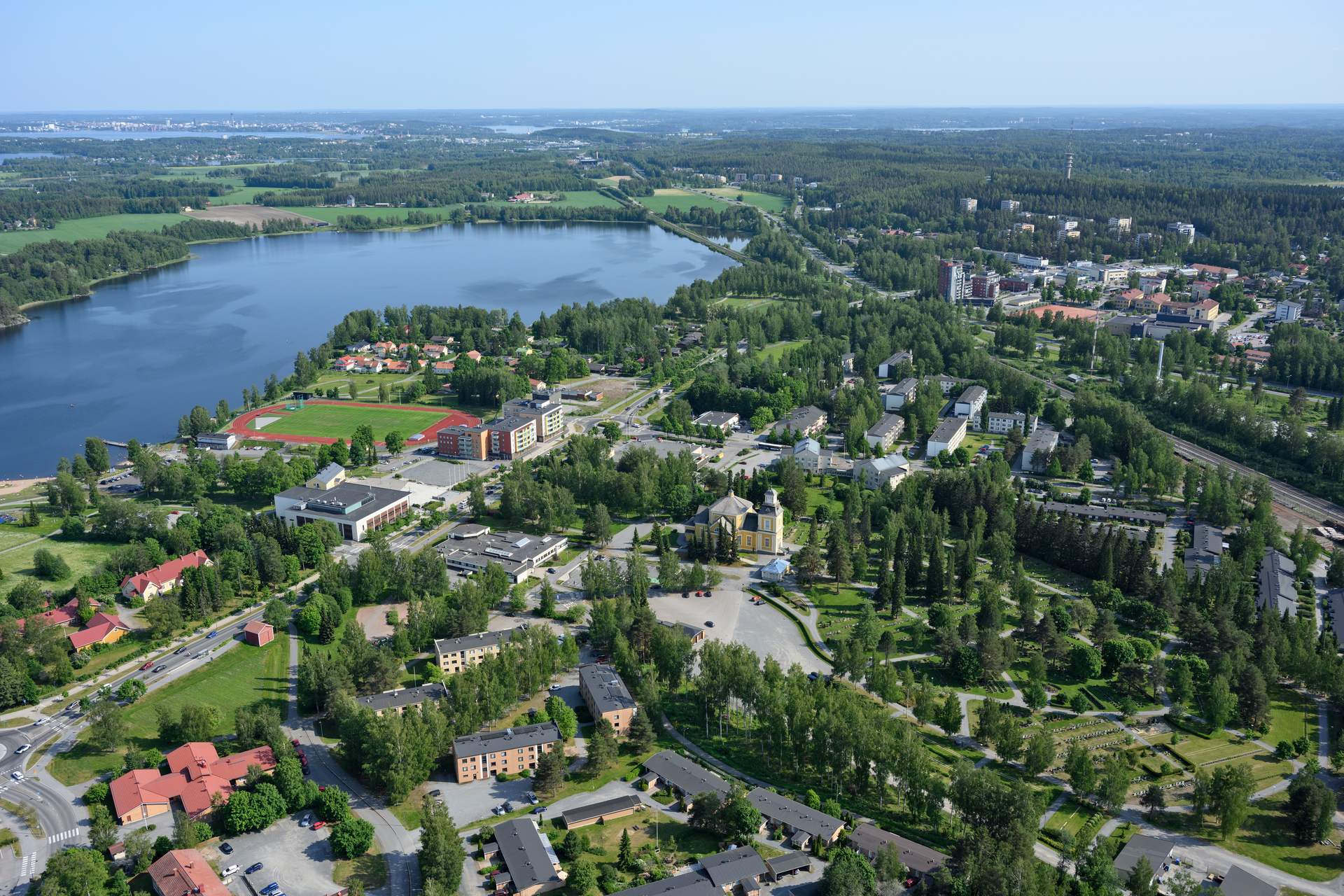 Ilmakuva kesällä Kirkonseudusta.
